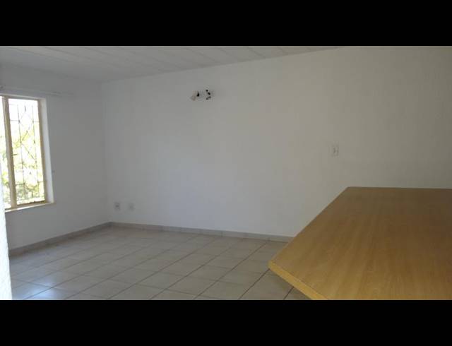2 BEDROOM PROPERTY TO RENT IN HELDERKRUIN